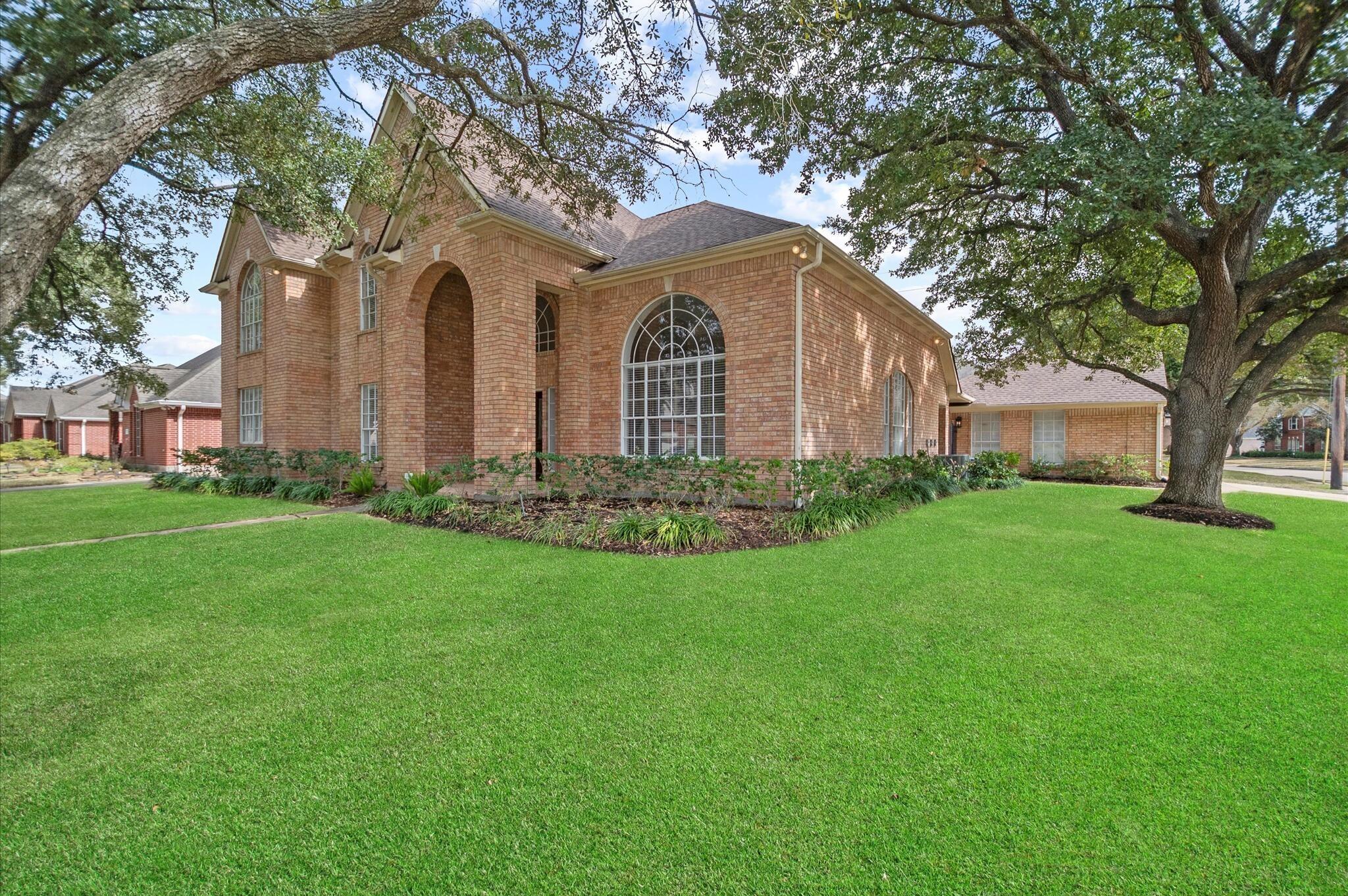 2911 Norwood Hills Drive