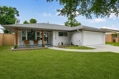 Photo of 1710 Willowby Drive, Houston, TX 77008 (MLS # 86517255)