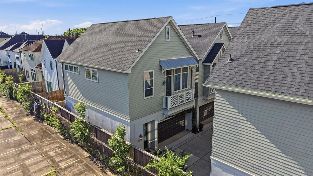 Photo of 2117 Naomi Street #B, Houston, TX 77054 (MLS # 46960828)