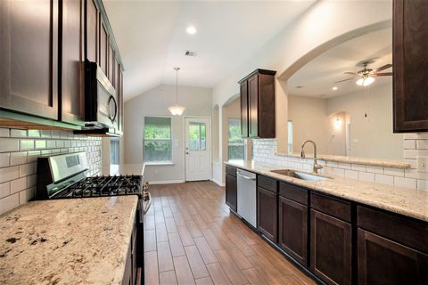 Photo of 22526 E Shorewood Loop, Houston, TX 77336 (MLS # 20580123) Photo of 22526 E Shorewood Loop, Houston, TX 77336 (MLS # 20580123)