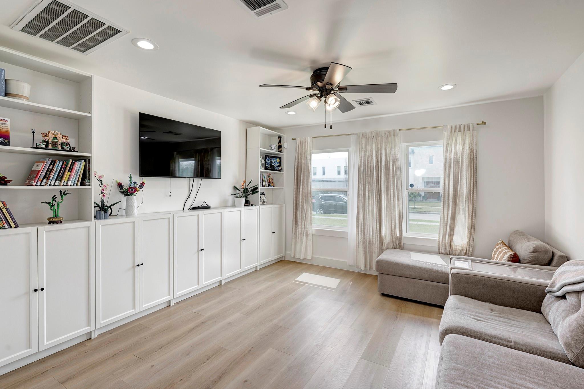 4536 Sunburst Street