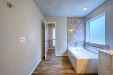 Tiny photo for 15 White Bark Pl, The Woodlands, TX 77381 (MLS # 93206892)