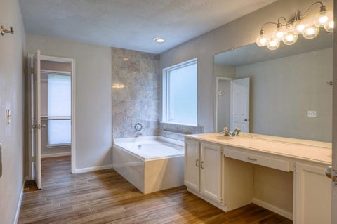 Tiny photo for 15 White Bark Pl, The Woodlands, TX 77381 (MLS # 93206892)