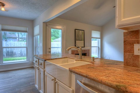 Tiny photo for 15 White Bark Pl, The Woodlands, TX 77381 (MLS # 93206892)