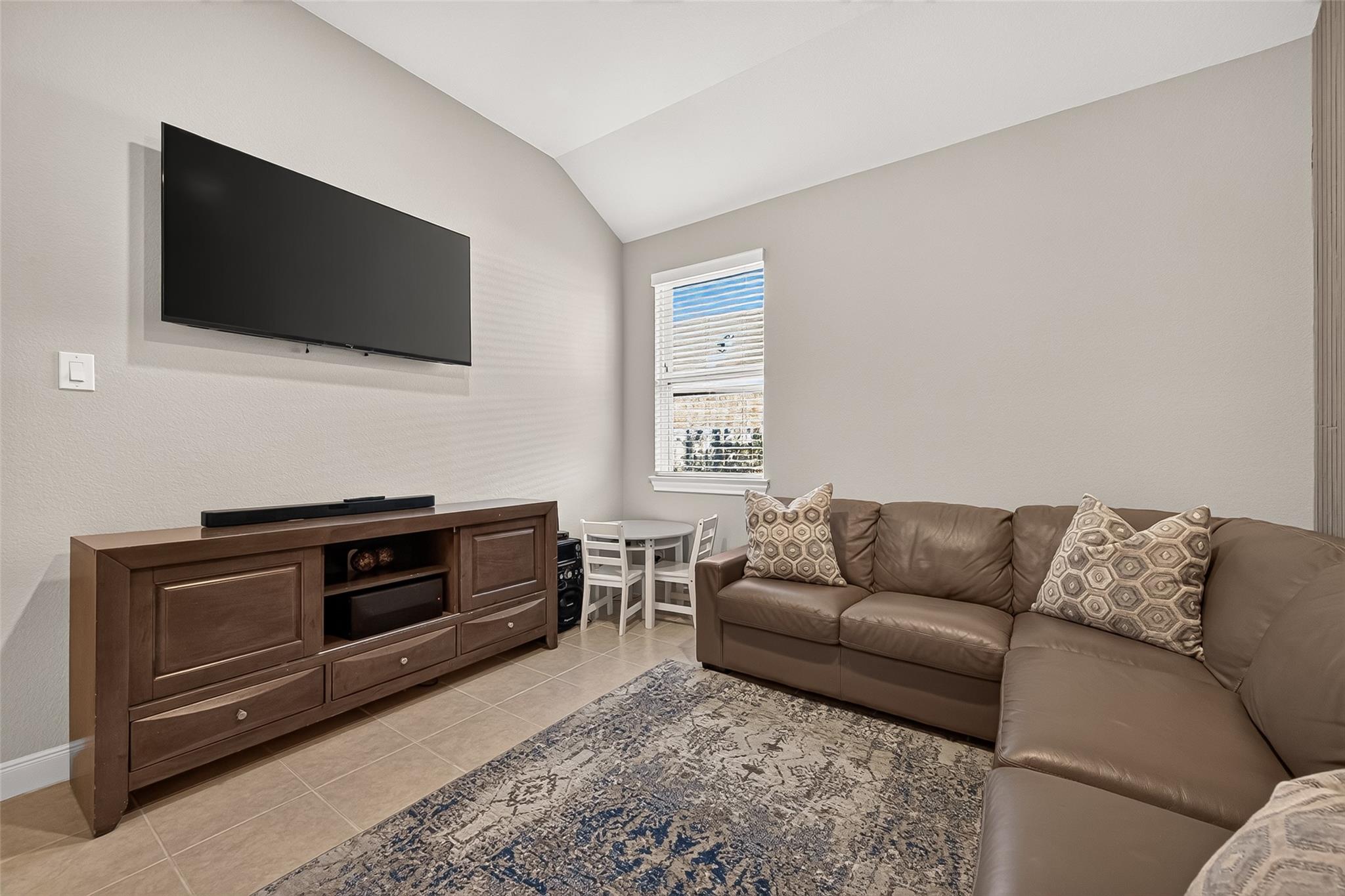 20326 Peralta Cliff Trail
