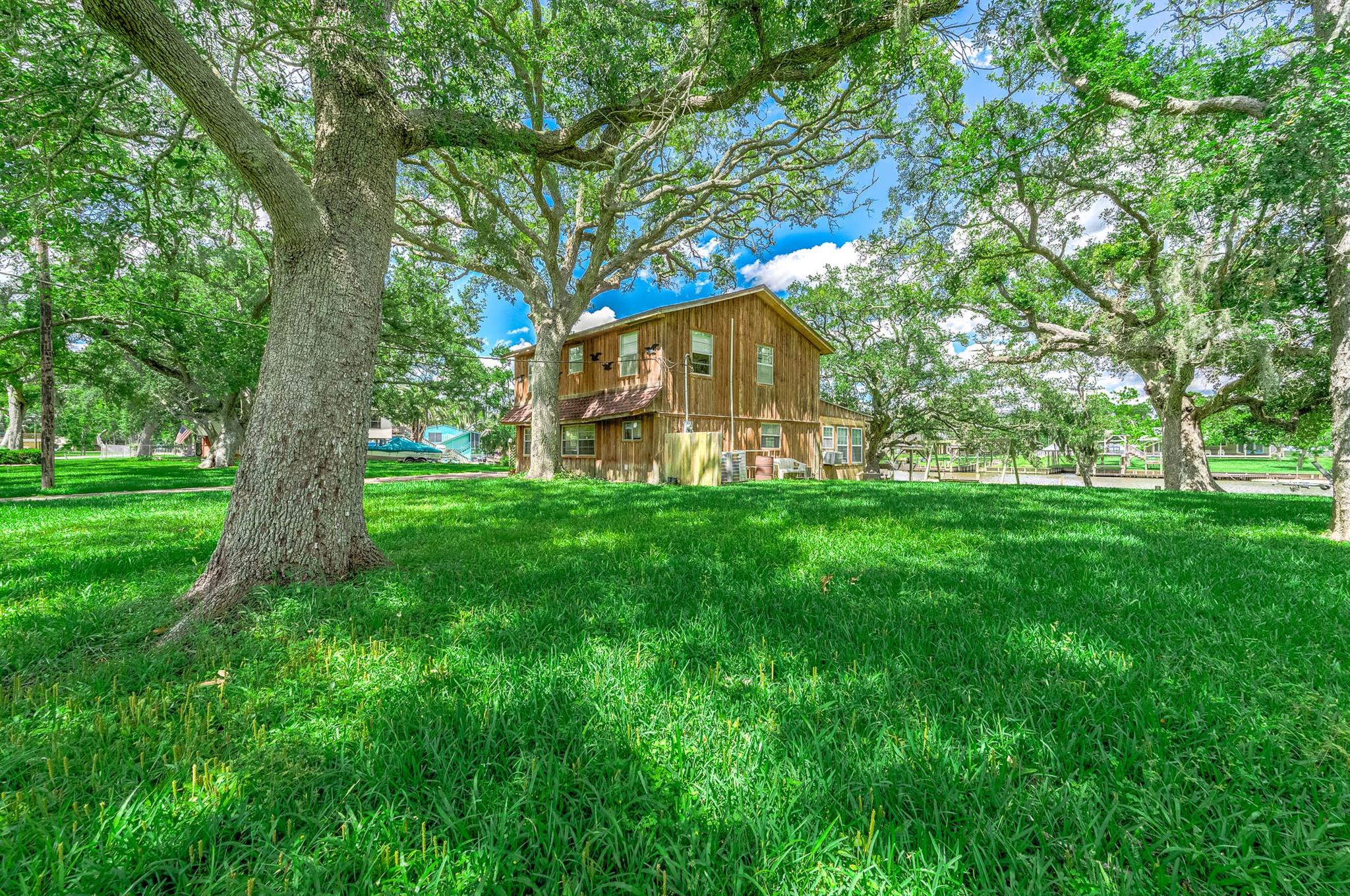 875 Private Road 652