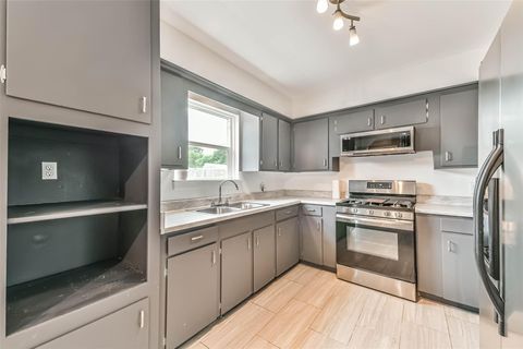 Photo of 7839 Fondren Road, Houston, TX 77074 (MLS # 90066075)