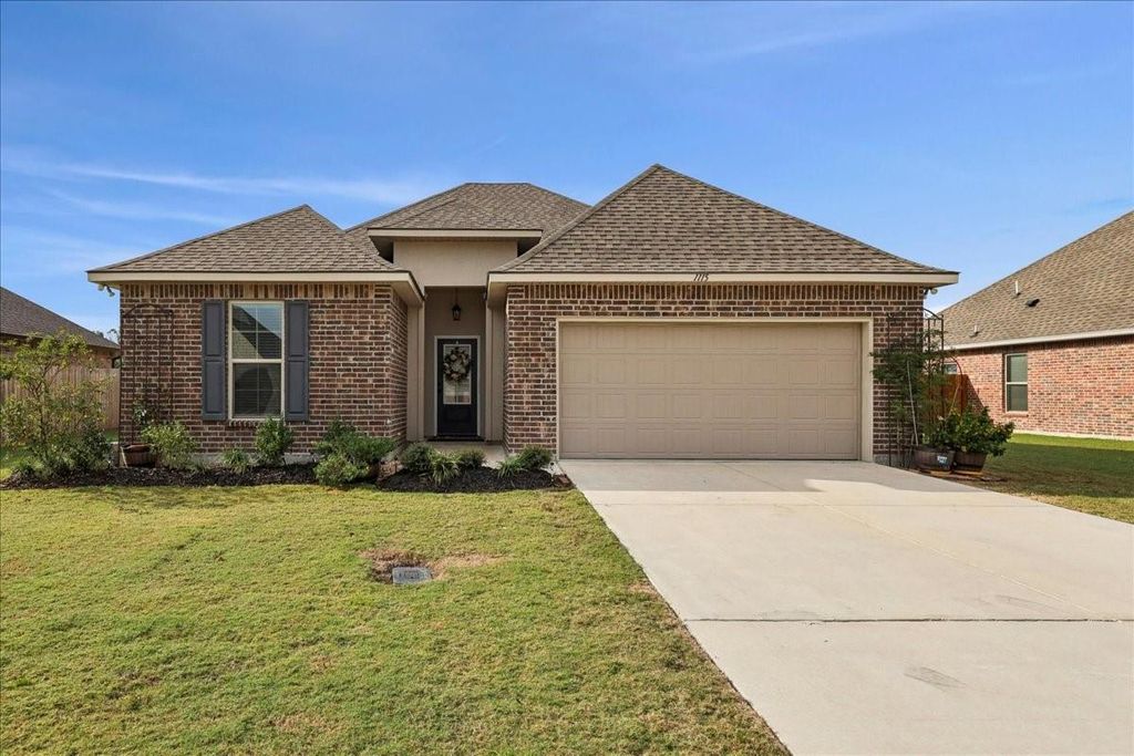 Photo of 1115 Little Cypress Loop, Orange, TX 77632 (MLS # 40148978)