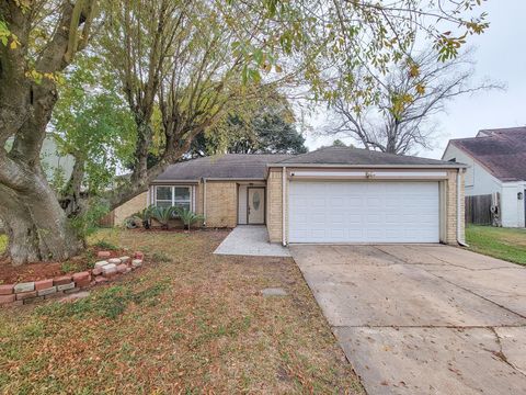 Photo of 10010 Sagecanyon Drive, Houston, TX 77089 (MLS # 12831120)