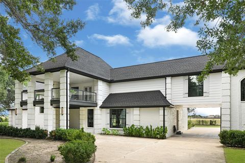 45 E Kitty Hawk Street Richmond TX 77406