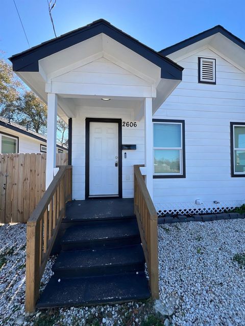 Photo of 2606 Mills St St, Houston, TX 77026 (MLS # 93315805) Photo of 2606 Mills St St, Houston, TX 77026 (MLS # 93315805)