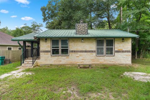 Photo of 905 Franconia Drive, Conroe, TX 77316 (MLS # 28534250)