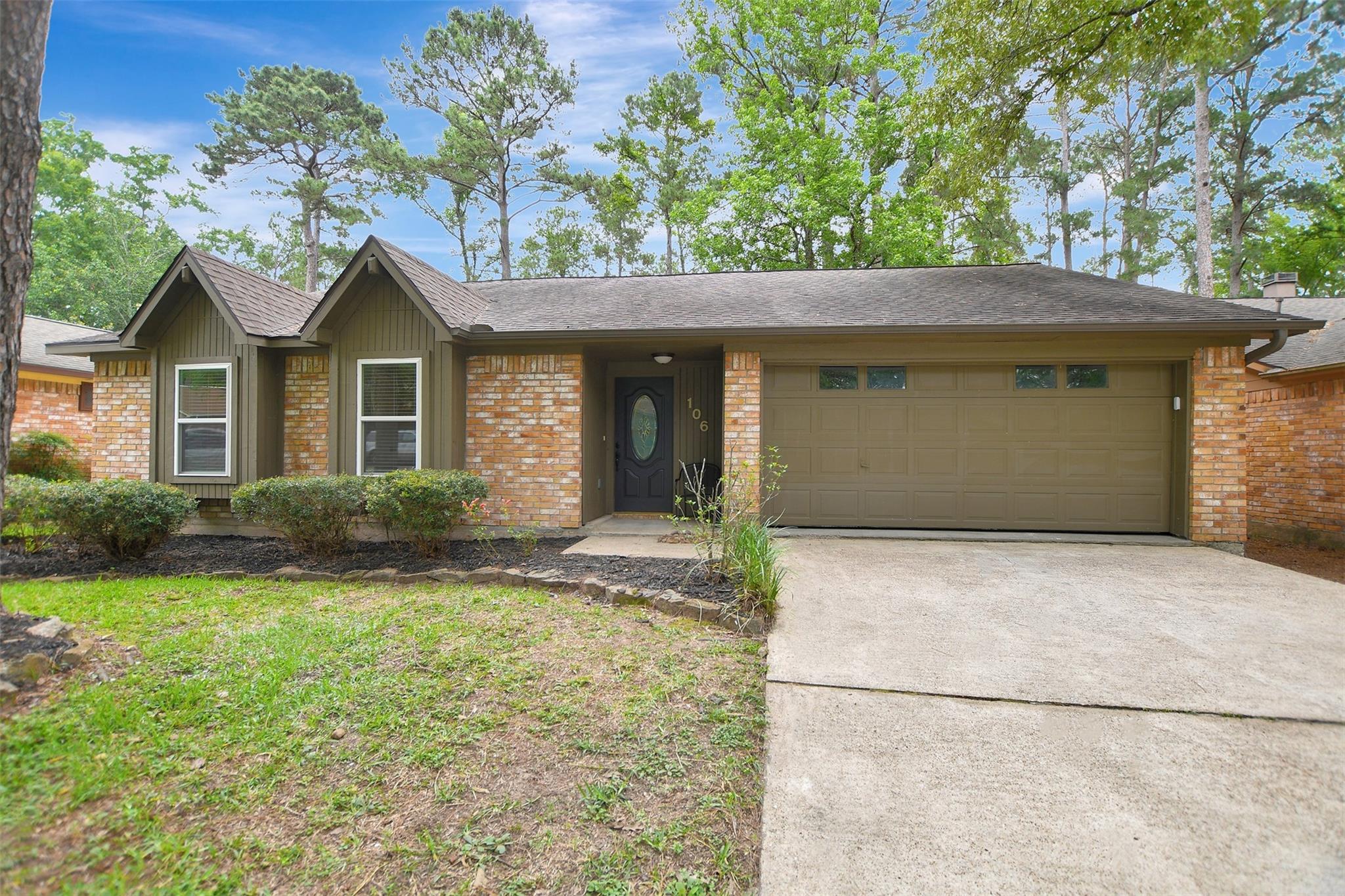 106 N Woodstock Circle Drive