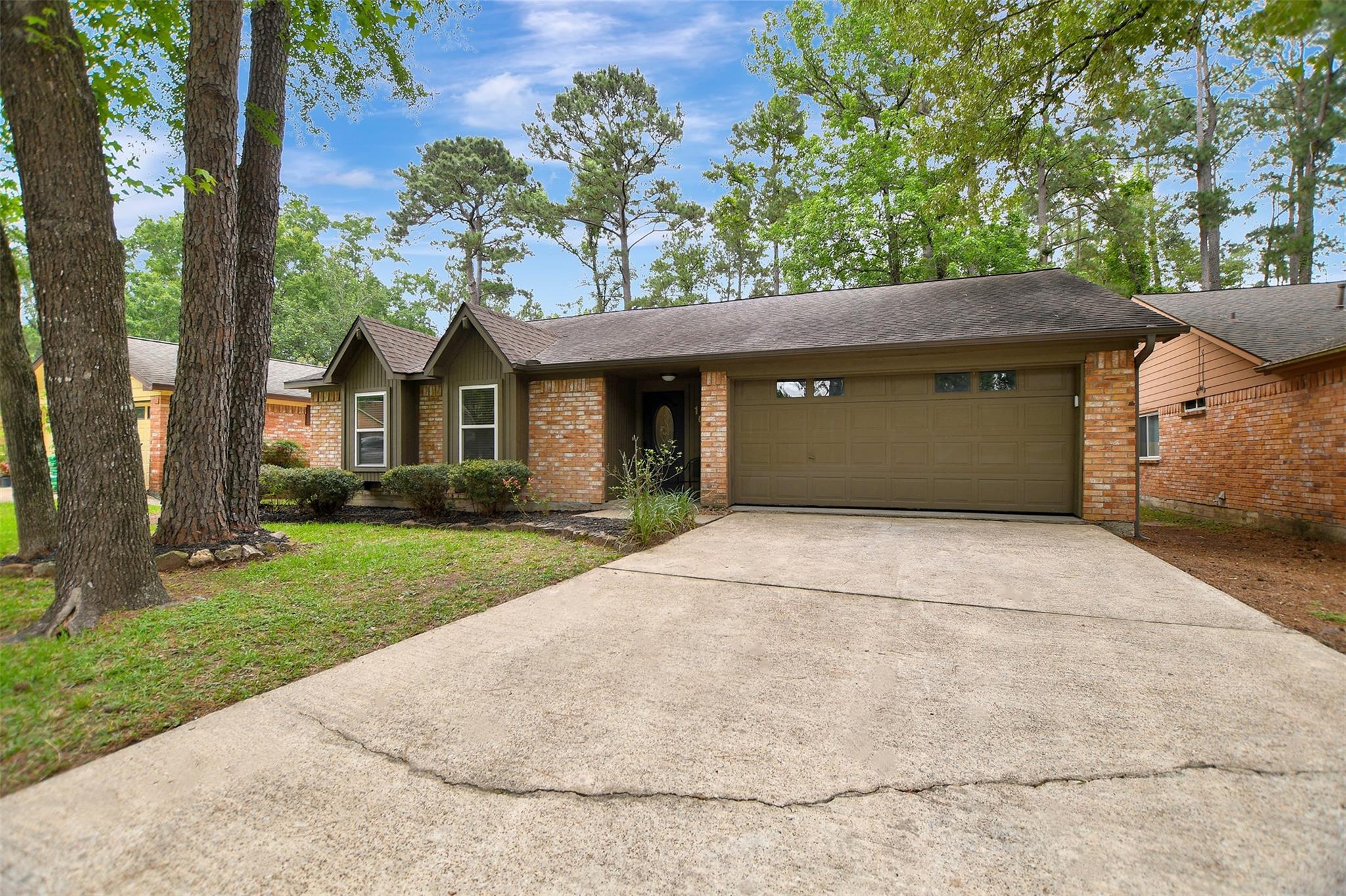 106 N Woodstock Circle Drive