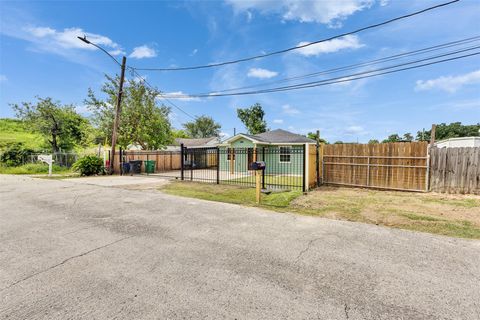 Photo of 9707 Nedwald Street, Houston, TX 77029 (MLS # 38697851)