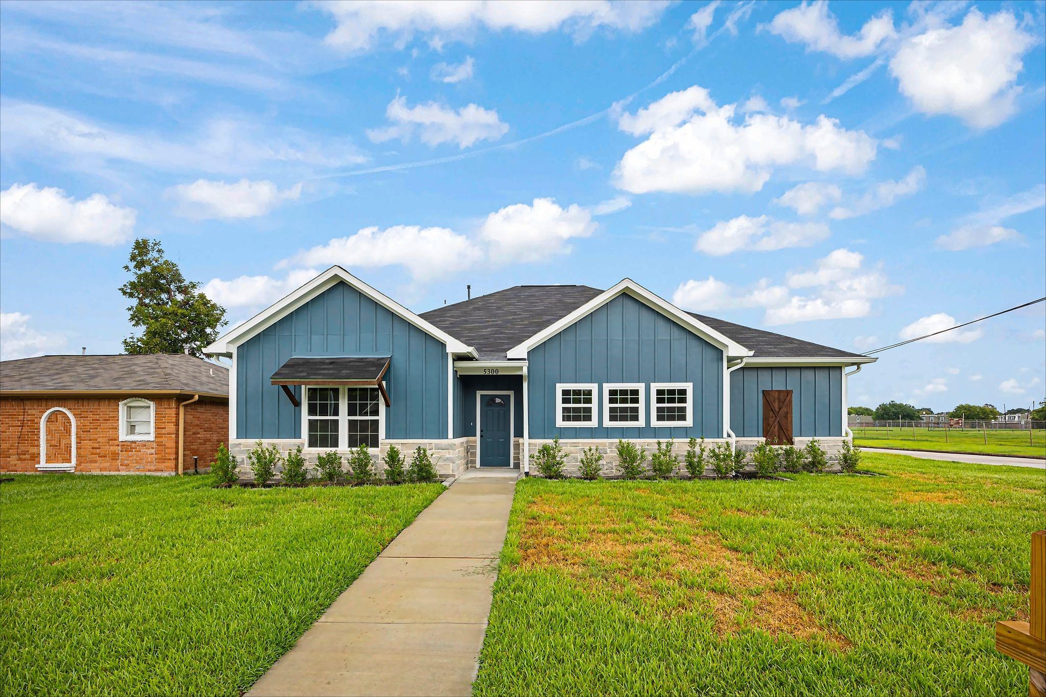 5300 Hemlock Drive