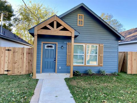 Photo of 16895 W Dounreay Street, Montgomery, TX 77316 (MLS # 96752823)