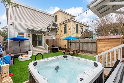 Photo of 1021 Sealy Street, Galveston, TX 77550 (MLS # 33818931)