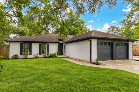 Homes For Sale - 23046 Cranberry Trail<br/> Spring, TX 77373