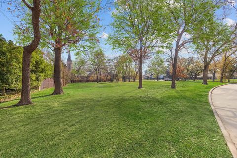 695 Rocky River Road Houston TX 77056