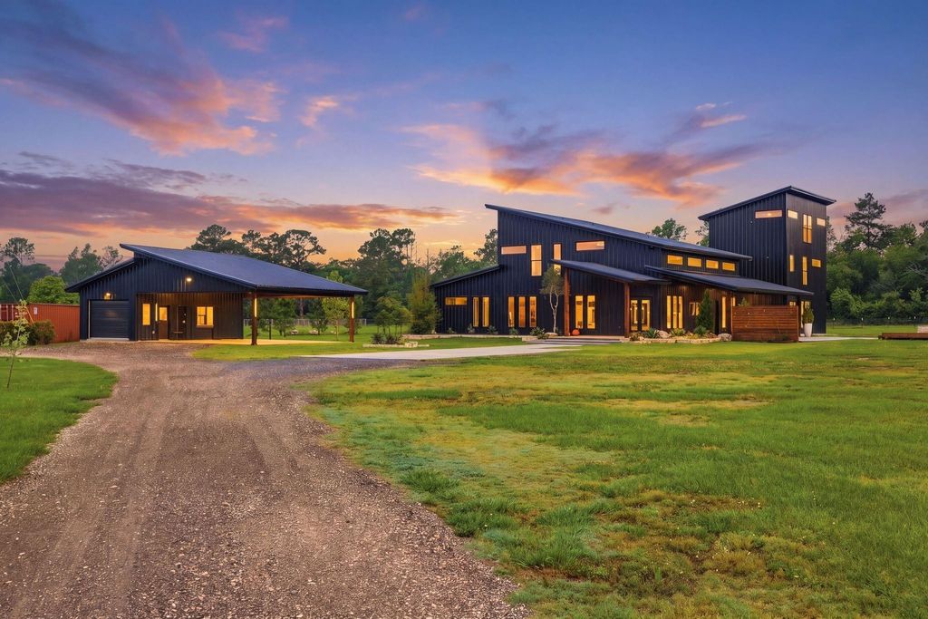 Photo of 2743 Bobville Rd Rd, Montgomery, TX 77316 (MLS # 30991312)