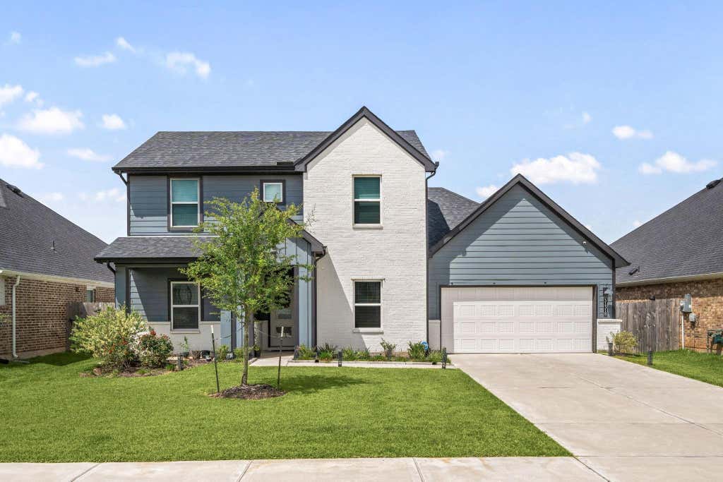 Photo of 31318 Hexan Heights Lane, Fulshear, TX 77423 (MLS # 58281590)
