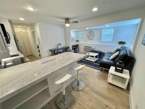 Photo of 412 Pacific Street #11A, Houston, TX 77006 (MLS # 82306699)