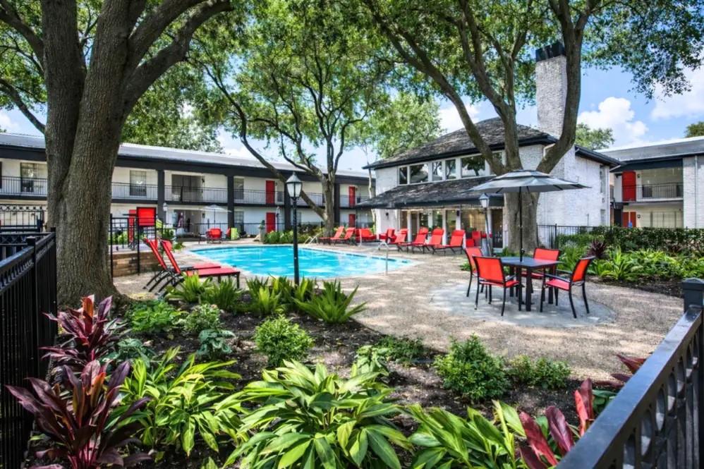 2815 Greenridge Drive 2-106