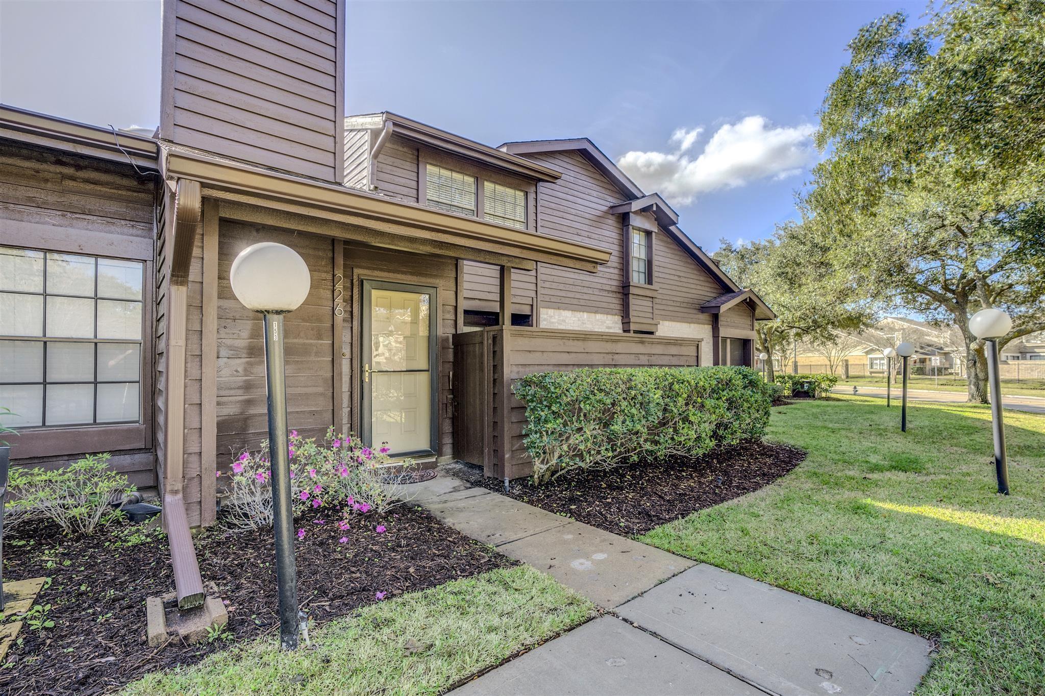 2611 Grants Lake Boulevard 226