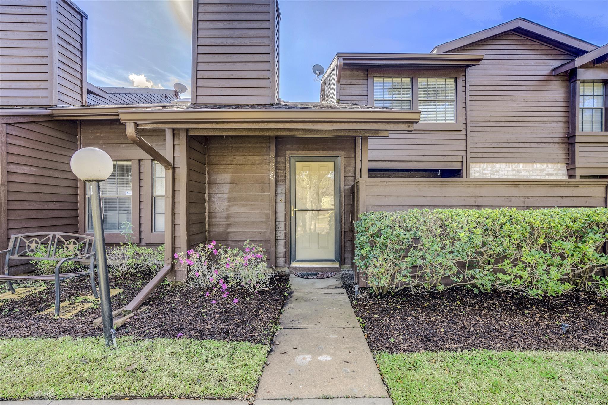 2611 Grants Lake Boulevard 226
