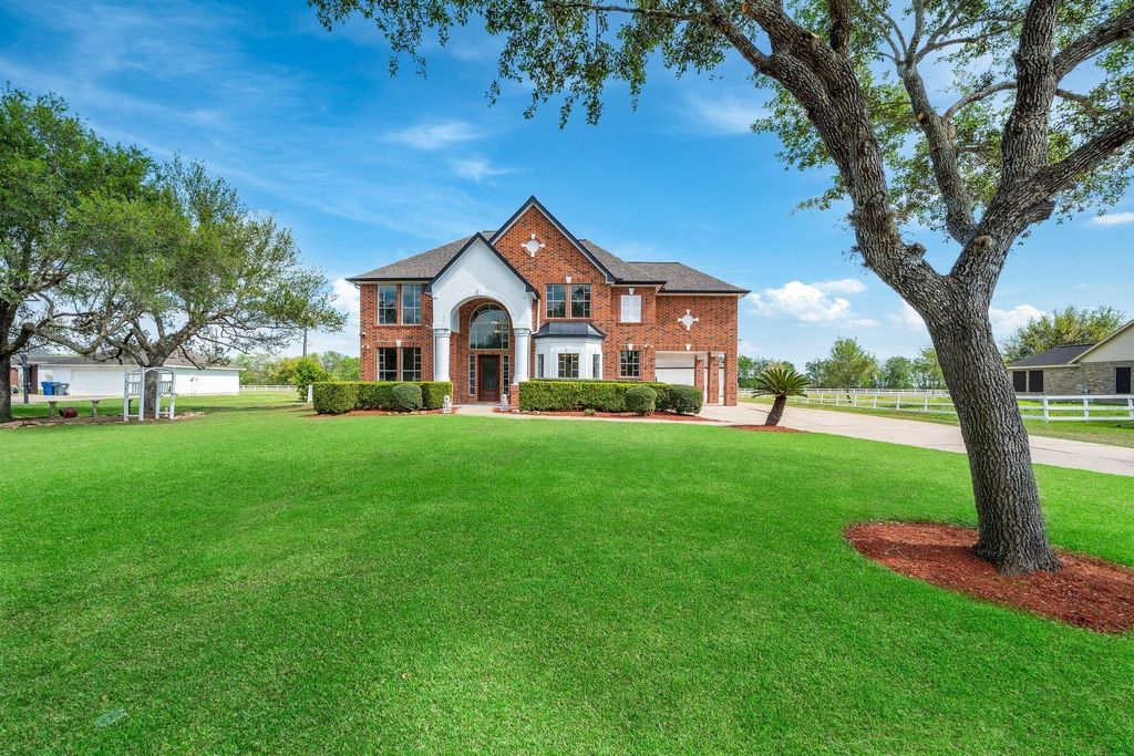 Photo of 7211 Savannah Glen Lane Ln, Richmond, TX 77469 (MLS # 91335296)