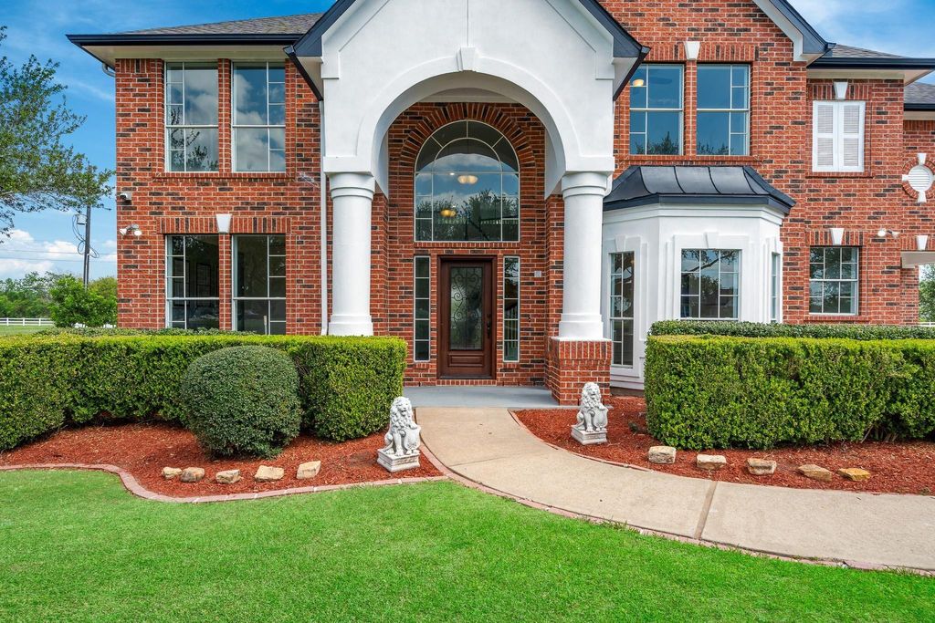 Photo of 7211 Savannah Glen Lane Ln, Richmond, TX 77469 (MLS # 91335296)