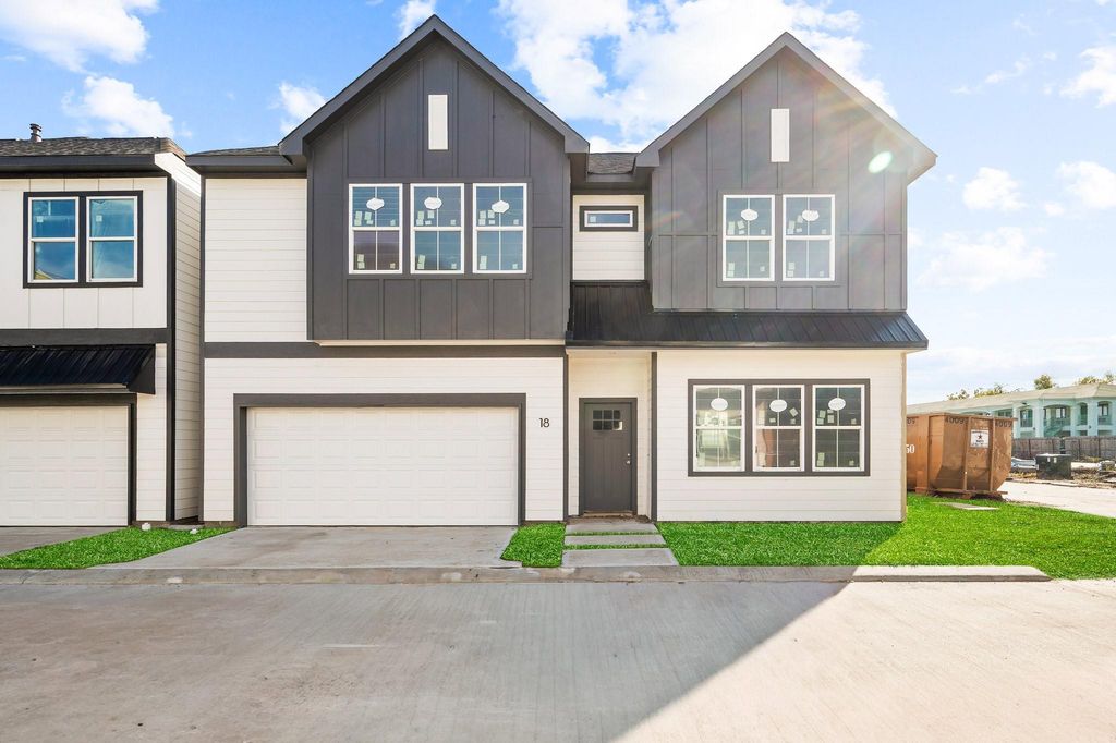 Photo of 6702 Metro Blvd #18, Houston, TX 77083 (MLS # 94630184)