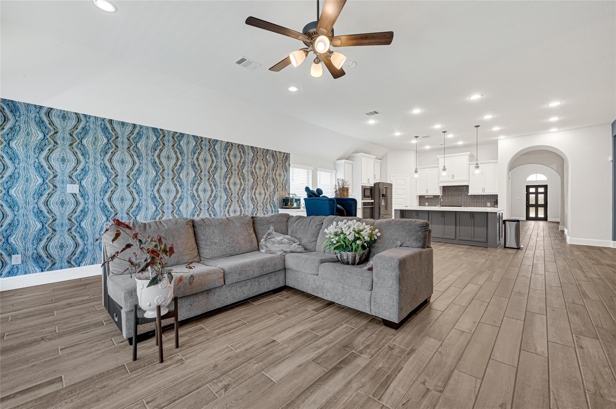 11922 Alwadi Court