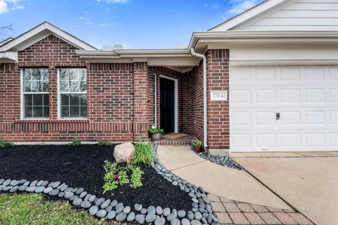 Homes For Sale - 17914 Platinum Springs Drive<br/> Tomball, TX 77375