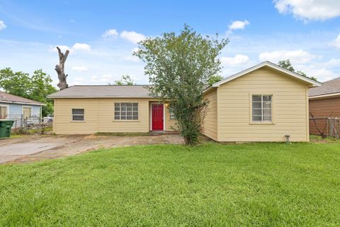 Photo of 9133 Woodlyn Road, Houston, TX 77078 (MLS # 5914953)