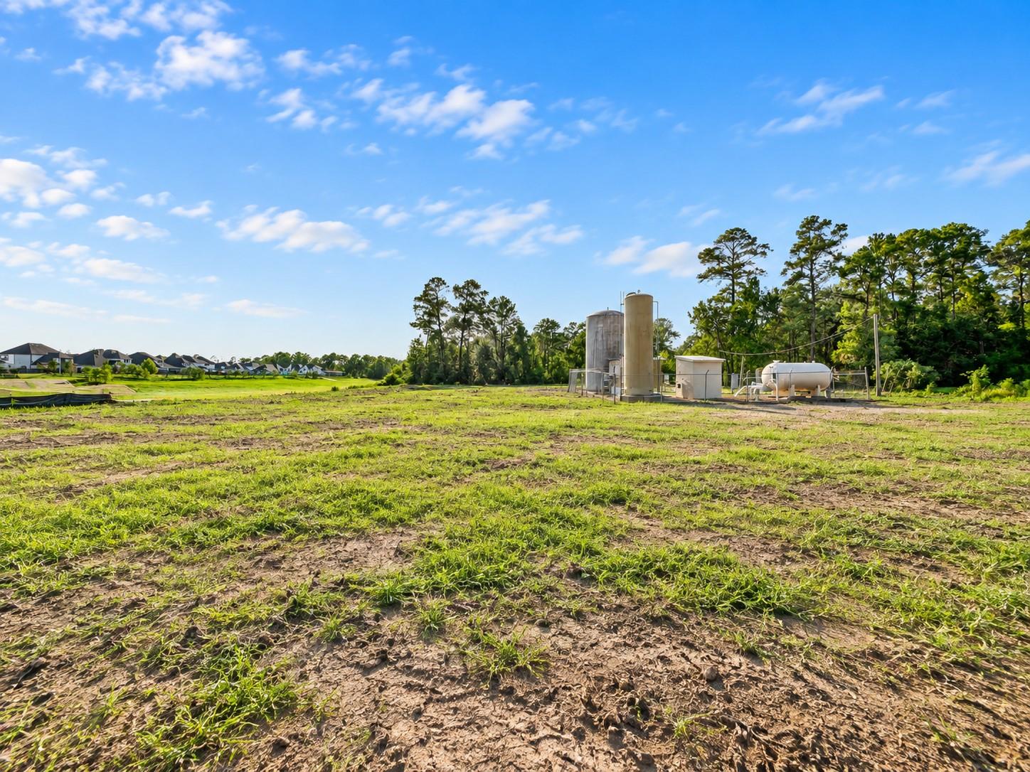 8111 Rolling Oaks Dr