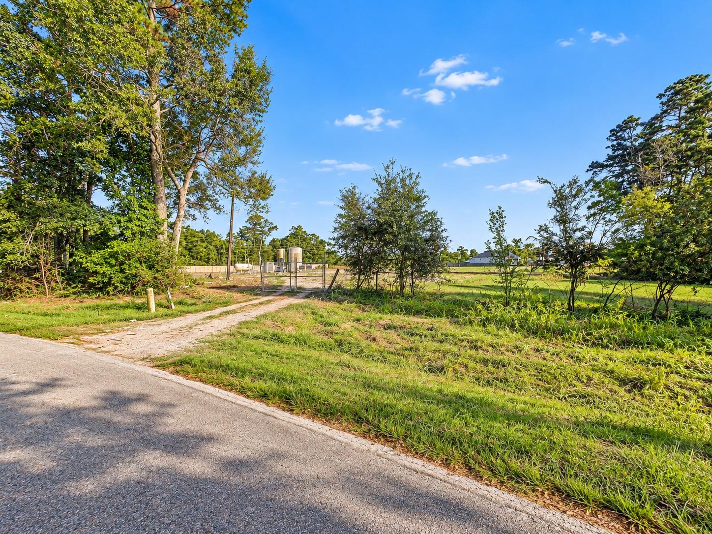 8111 Rolling Oaks Dr