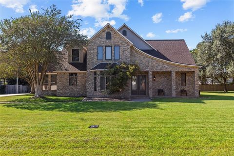 Photo of 12315 Fisher Drive, Mont Belvieu, TX 77523 (MLS # 29049407)