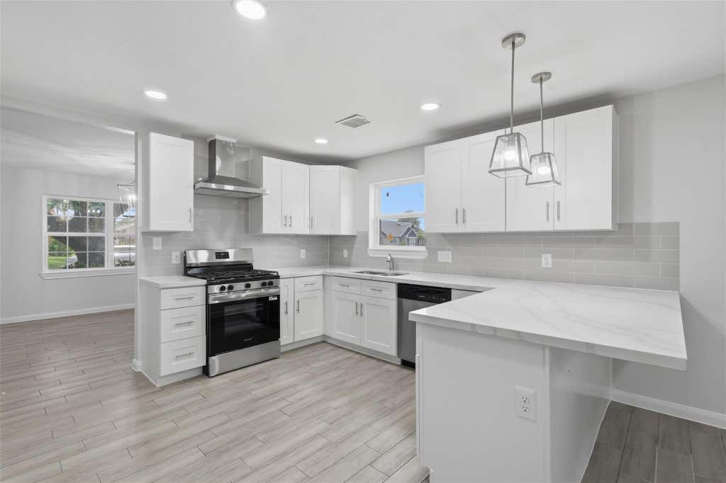 Photo of 7826 Twin Hills Drive, Houston, TX 77071 (MLS # 13414374)