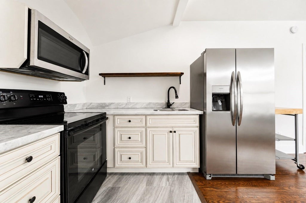 Photo of 6816 Sherman Street #A, Houston, TX 77011 (MLS # 64339872)
