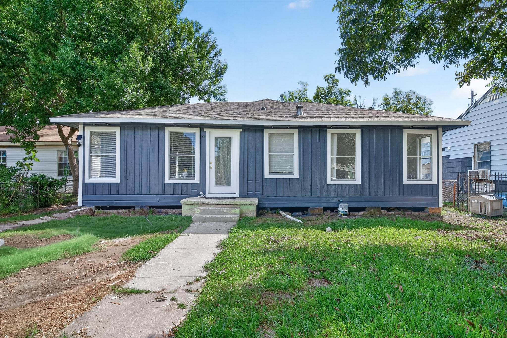 216 Eastway Street