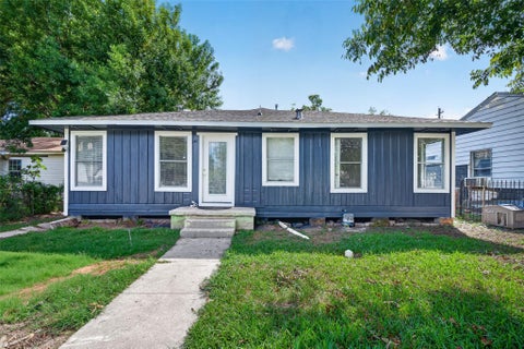 Homes For Sale - 216 Eastway Street<br/> Harris County, Galena Park, TX 77547