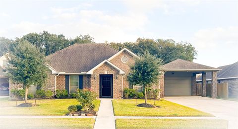 Photo of 7114 Limestone Circle, Manvel, TX 77578 (MLS # 94993766)