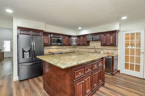 Tiny photo for 5519 Irish Hill Drive, Houston, TX 77053 (MLS # 43874148)