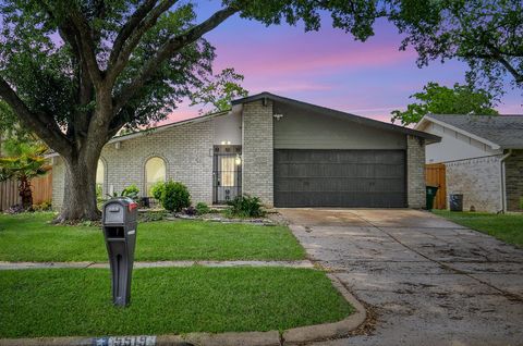 Tiny photo for 5519 Irish Hill Drive, Houston, TX 77053 (MLS # 43874148)