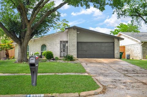 Tiny photo for 5519 Irish Hill Drive, Houston, TX 77053 (MLS # 43874148)