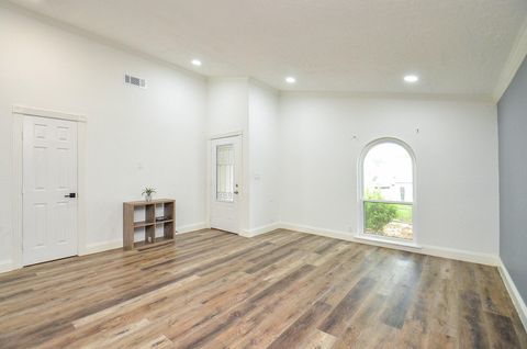 Tiny photo for 5519 Irish Hill Drive, Houston, TX 77053 (MLS # 43874148)