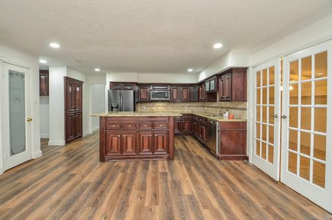 Tiny photo for 5519 Irish Hill Drive, Houston, TX 77053 (MLS # 43874148)