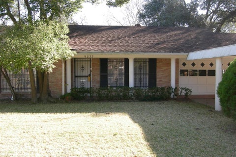 Photo of 9833 Westview Drive, Houston, TX 77055 (MLS # 62172158)